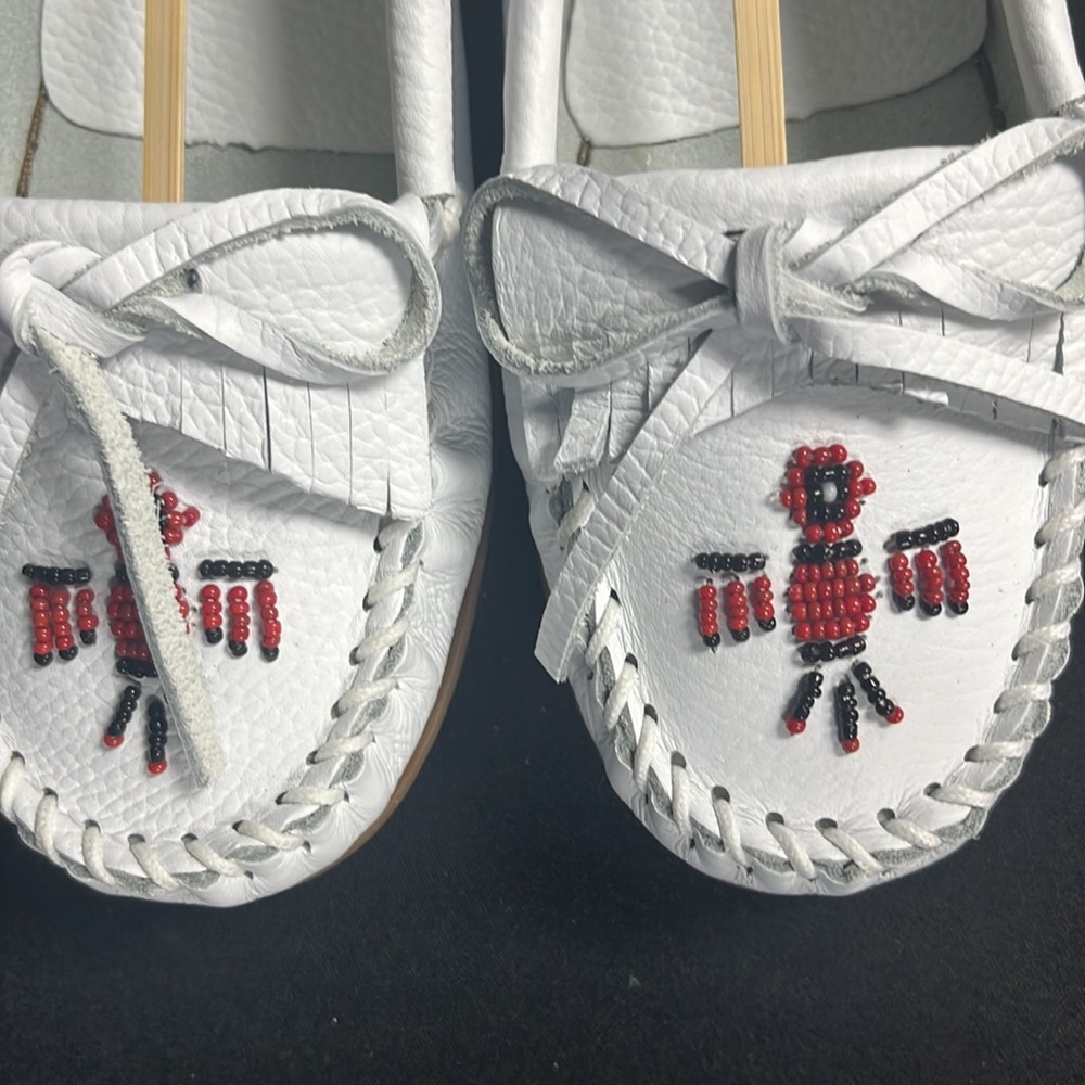 Minnetonka White Beaded Thunderbird Moccasins - Picture 5 of 9